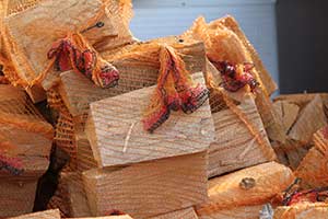 Kaminholz abgepackt im Sack